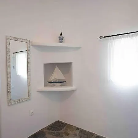 Traditional In Paros. Apartment Drios